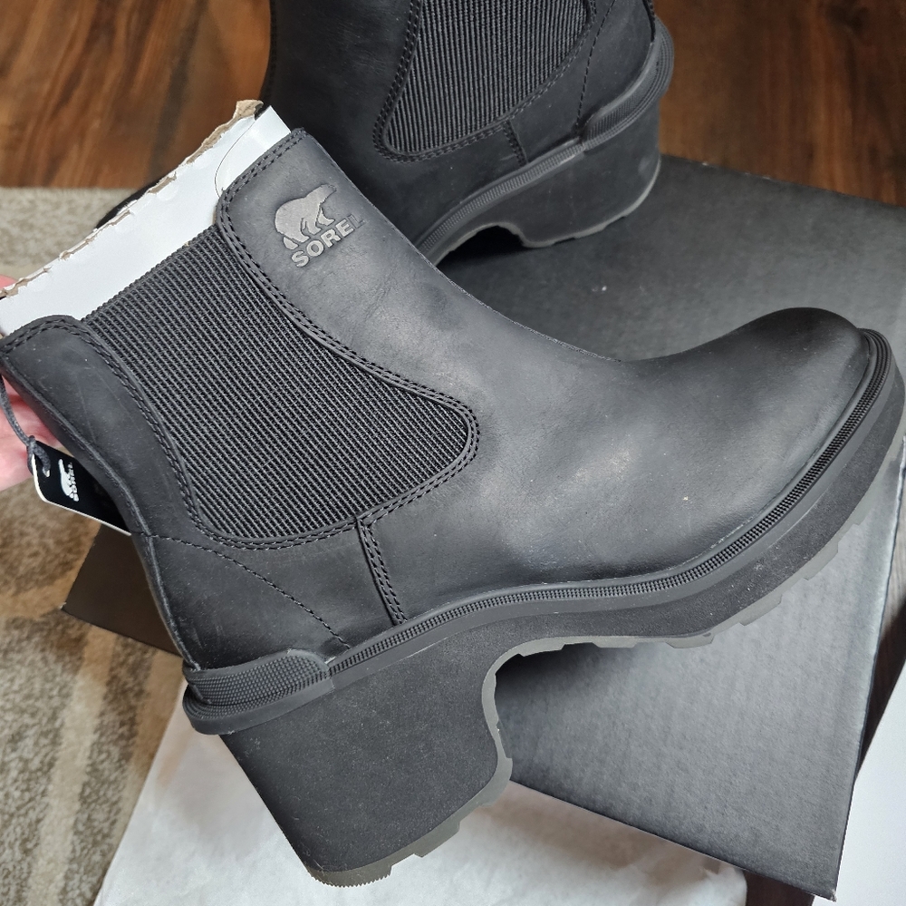 Sorel 7.5 Hi-line Chelsea Waterproof boot